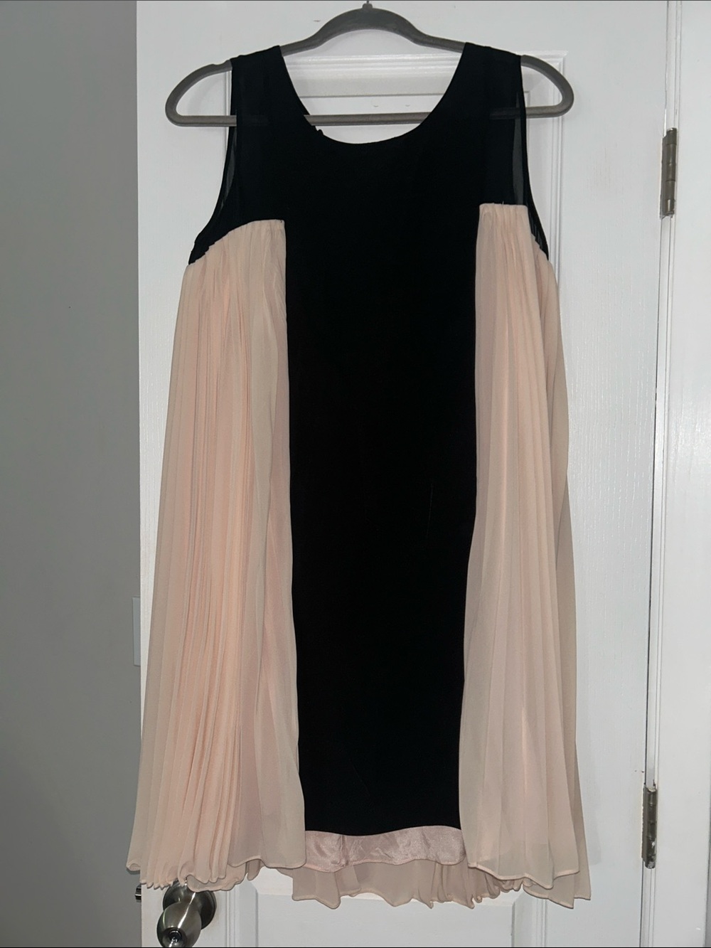Erin by Erin Fetherston Two-Tone Pleated Shift Dress in Black and Blush